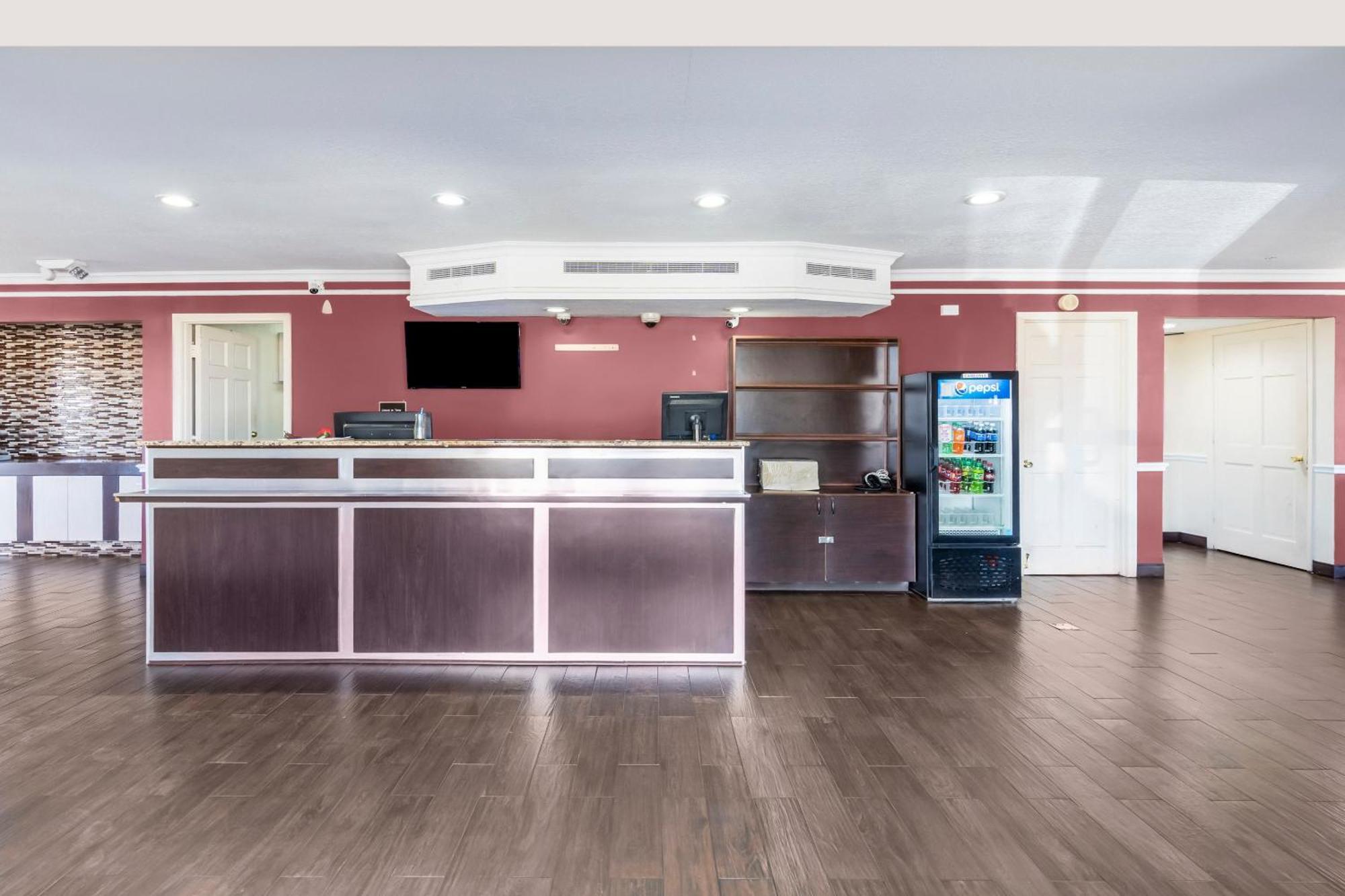 Oyo Hotel Tulsa N Sheridan Rd & Airport Exterior foto