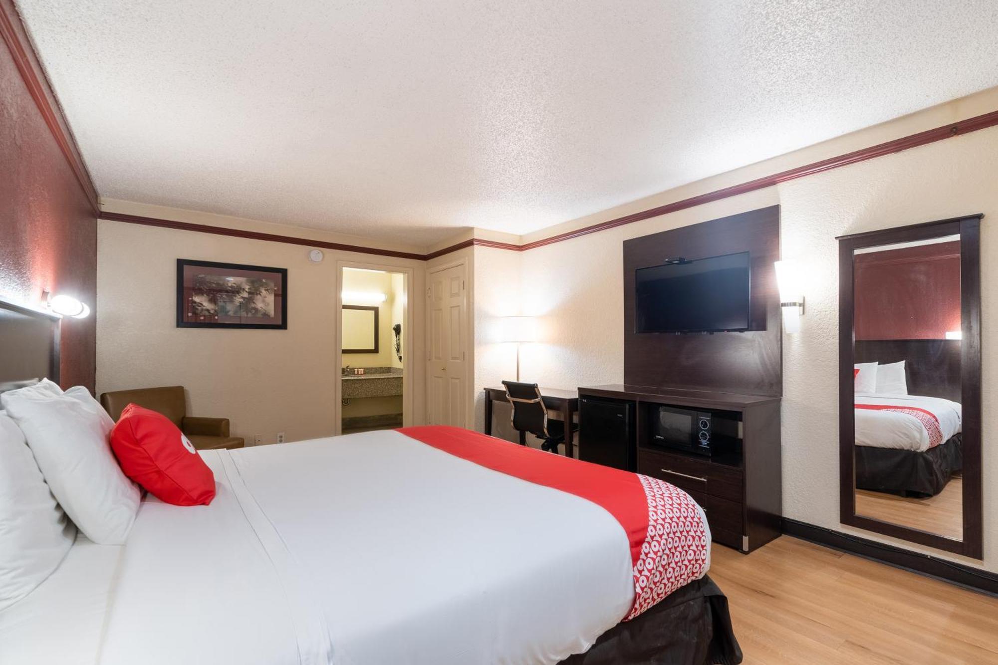Oyo Hotel Tulsa N Sheridan Rd & Airport Exterior foto